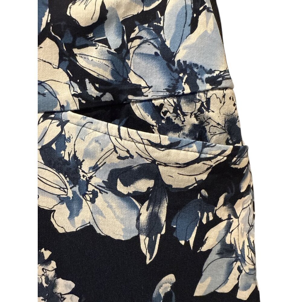 SC & CO Rayon/Nylon Navy Blue Floral Skort Size Small with Pockets Pre-Owned EUC - Picture 6 of 9